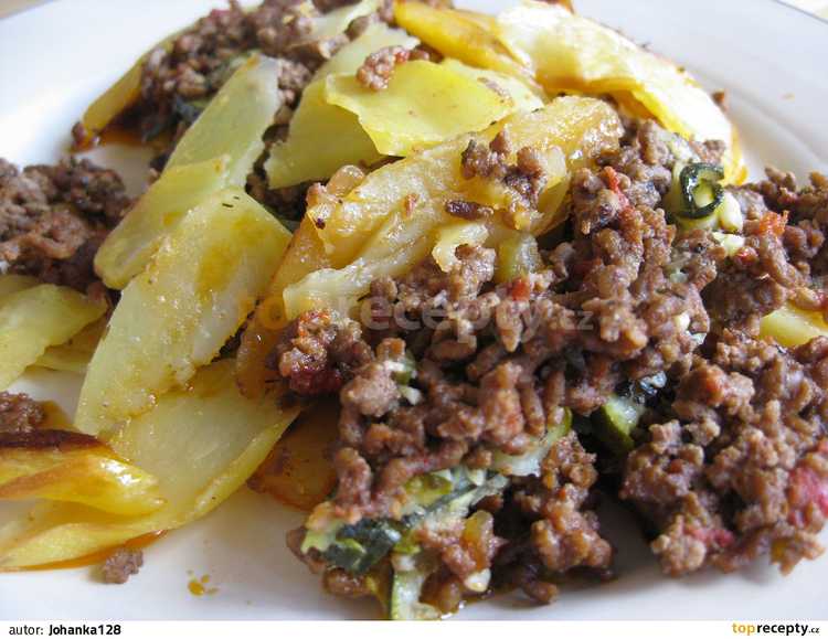 Zapečené brambory s mletým masem